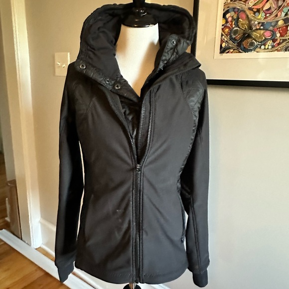 lululemon athletica | Wind Runner Softshell Jacket | Black | Size 8 - Picture 4 of 9
